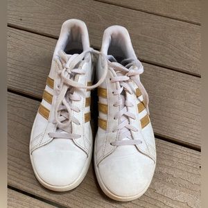 Adidas Girls Shoes Size 4